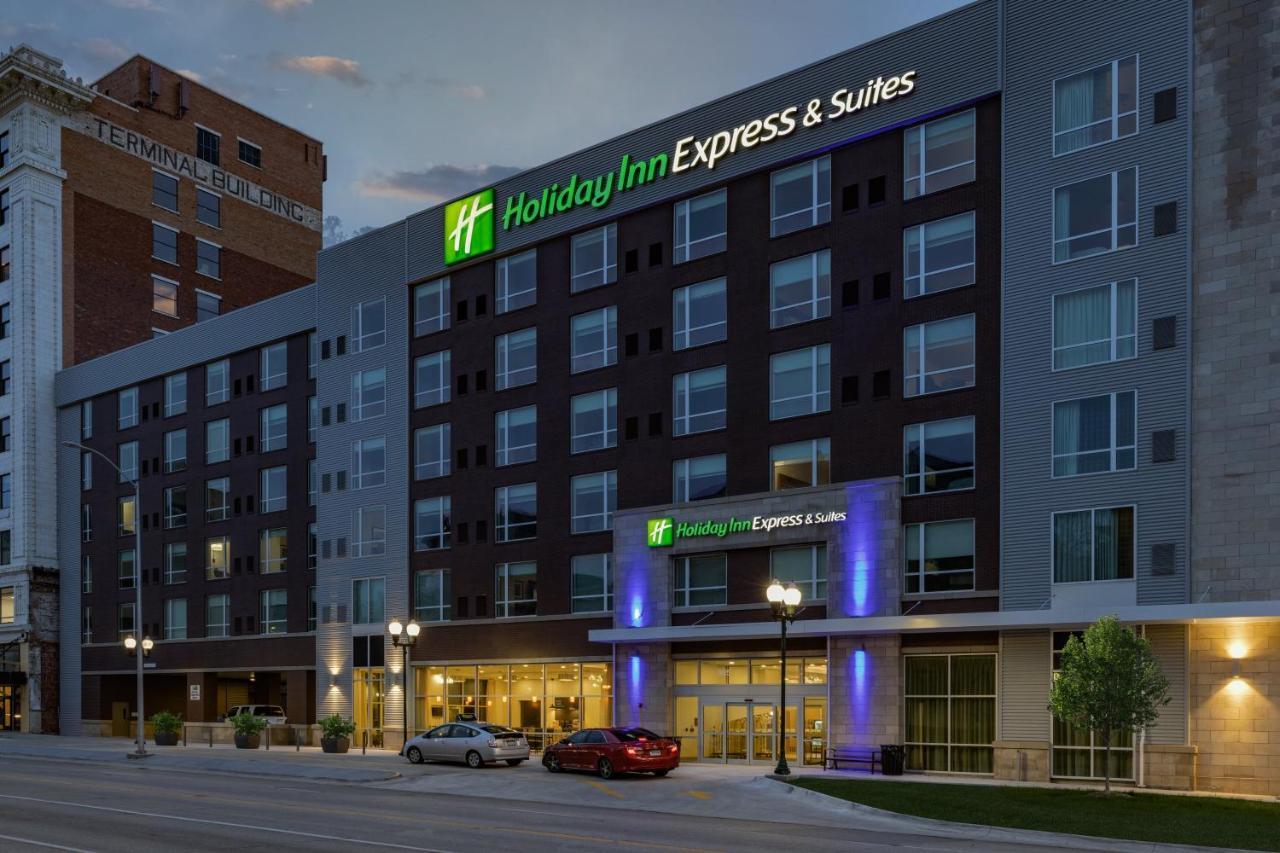 Holiday Inn Express & Suites - Lincoln Downtown By Ihg Exterior photo