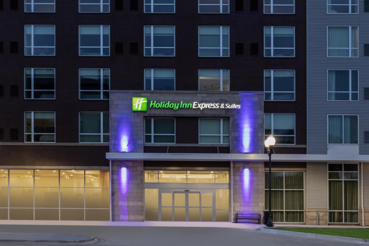 Holiday Inn Express & Suites - Lincoln Downtown By Ihg Exterior photo