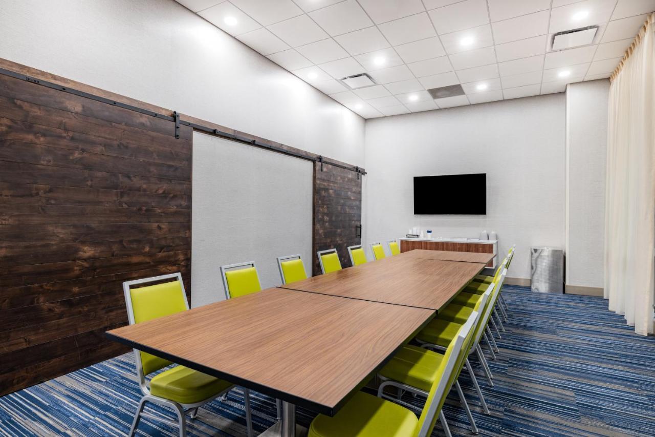Holiday Inn Express & Suites - Lincoln Downtown By Ihg Exterior photo