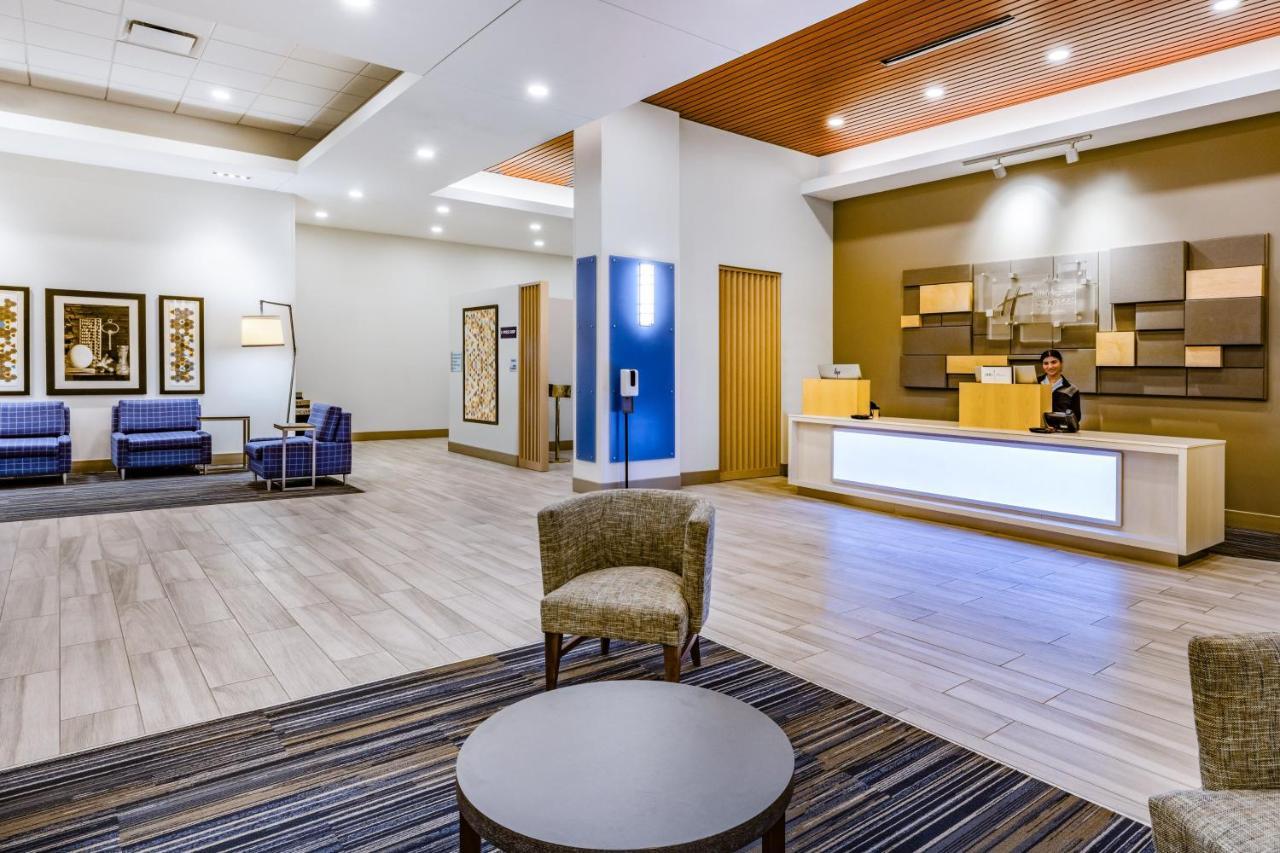 Holiday Inn Express & Suites - Lincoln Downtown By Ihg Exterior photo